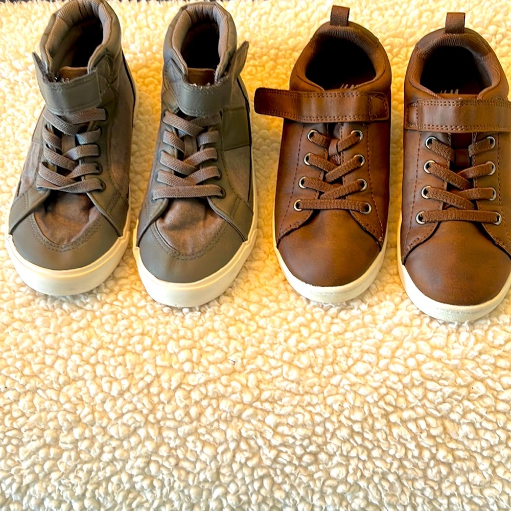 H & M boys size 13 no tie sneakers